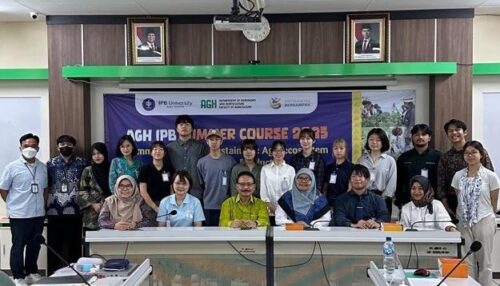 111Summer Course Picture - Dewi Sukma