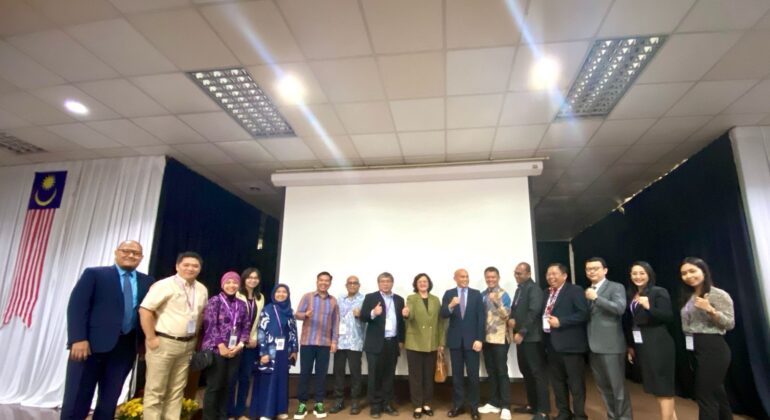 216875A6-C699-4BEF-AA1D-4853921BC0EE